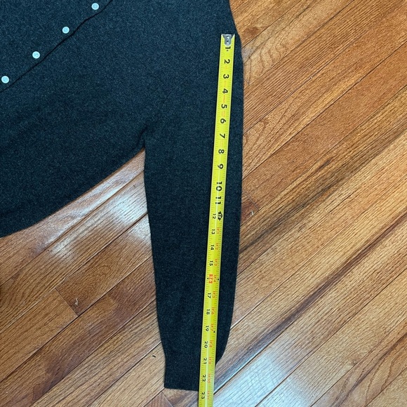 Vintage Women's gray Cashmere button up cardigan sweater size petite small - Picture 8 of 8